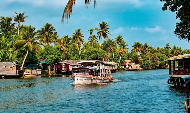 Kerala – Hills Backwaters & Beaches Tour Package  Tour Package