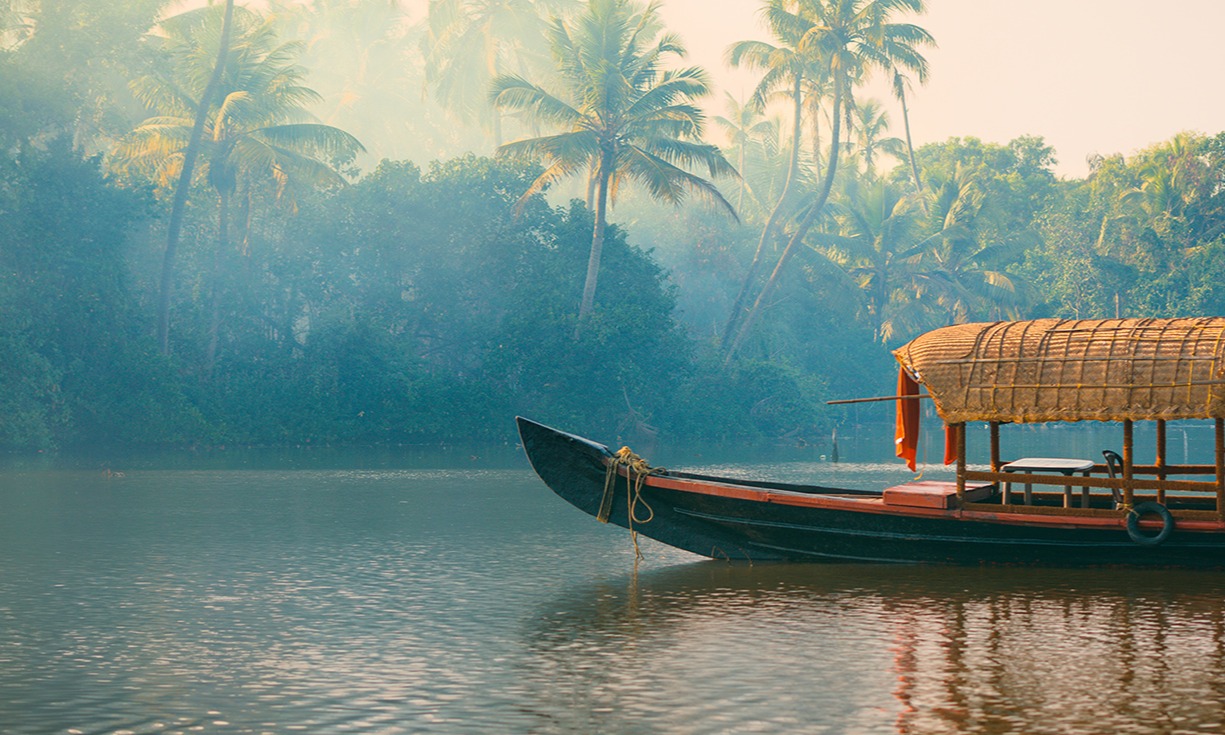 Kerala Hill, Backwater & Beach Escape Tour Package