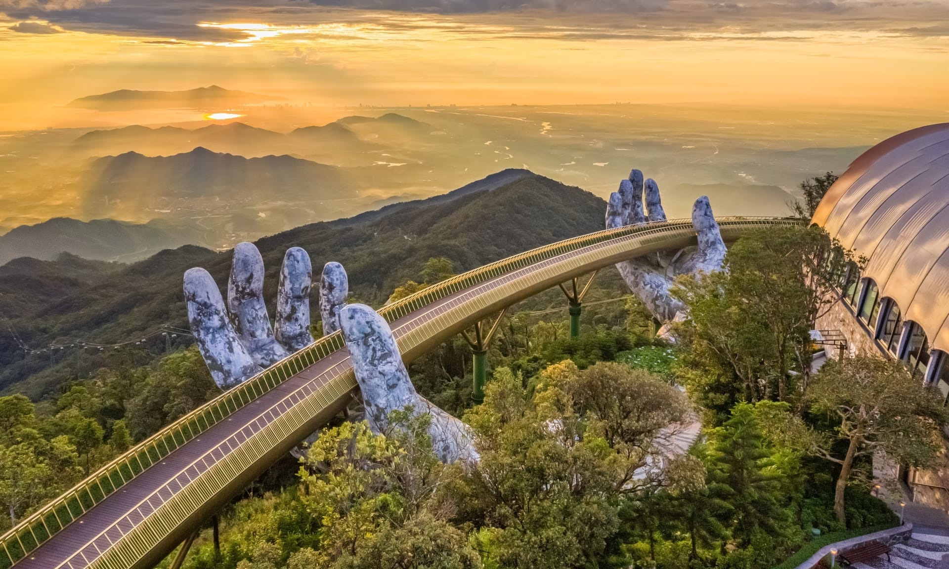 Enchanting Vietnam – Hanoi to Da Nang Holiday Tour Package